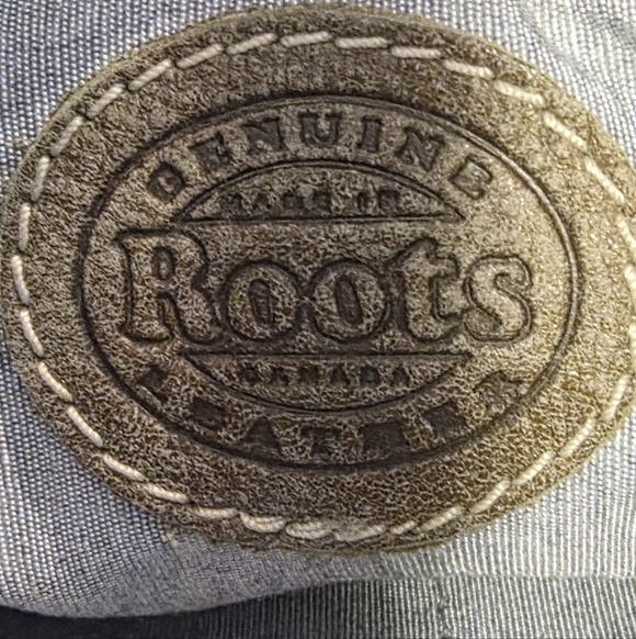 ROOTS Cross Saddle Tribe Crossbody, Hand-made In Canada Natural Italian Leather - Picture 3 of 16